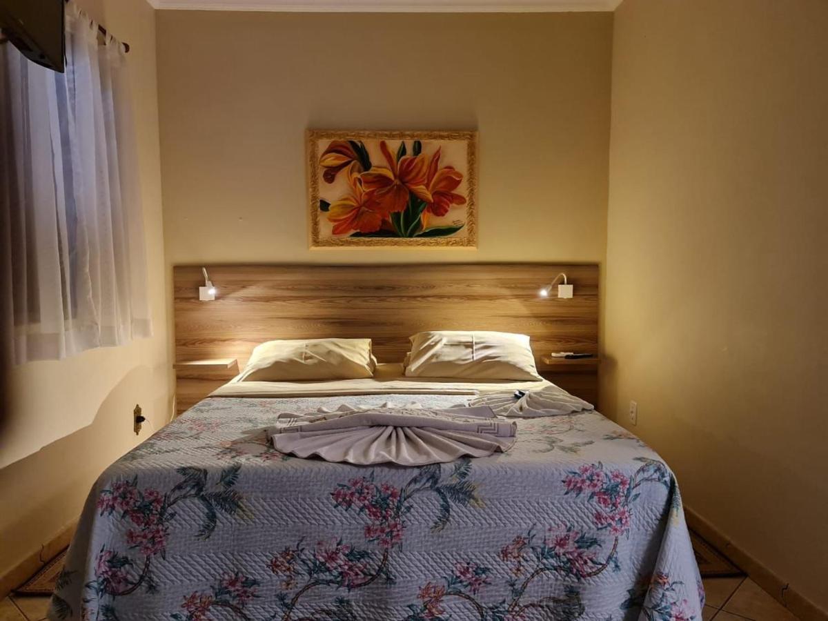 Pousada Nossa Senhora Penedo  Εξωτερικό φωτογραφία A bedroom in a hotel in Brazil